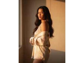 Click to chat with model YuShiari