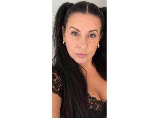 Click to chat with model LucyLust